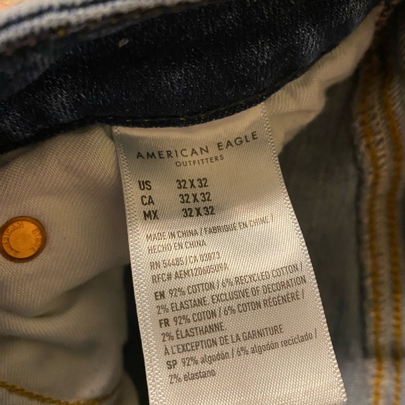 Men’s American Eagle medium wash airflex+ jeans - Picture 3 of 4